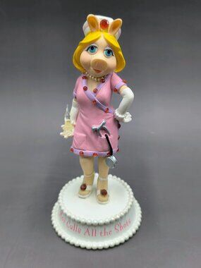 Muppets Miss Piggy Nurse Figurine with Syringe "Moi Calls All The Shots" 4"